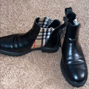 Vintage Check Detail Leather Chelsea Boots